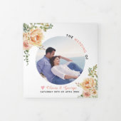 Pfirsichfarbene Blume, grüne Blätter, Foto Dreifach-gefaltete Programmkarte (Cover)