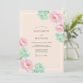 Pfirsichfarbene Florale Hochzeit Einladung (Stehend Vorderseite)
