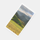 Pflanze auf Bergen mit bewölktem Himmel ernten Serviette (Ecke)
