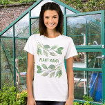 Pflanze Mama T-Shirt<br><div class="desc">Diese Pflanze Mama T - Shirt ist mit Aquarell und grüner Typografie dekoriert. Dieser T - Shirt ist ein großartiges Geschenk für einen Liebhaber der Pflanze. Weil wir unsere Kunstwerke erstellen,  werden Sie dieses exakte Bild von anderen Designern nicht finden. Original Wasserfarbe © Michele Davies.</div>
