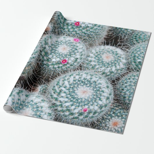 Pflanze mit Tiny Pink Blume Geschenkpapier (Ungerollt)