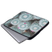 Pflanze mit Tiny Pink Blume Laptopschutzhülle (Vorne Knopf)