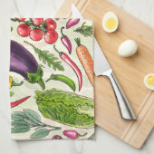 Pflanzliche und pflanzliche Gartenernte auf weißem Geschirrtuch (Viertel Falte)