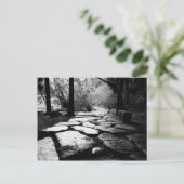 Pflastersteine mit Rain Postkarte (Stehend Vorderseite)