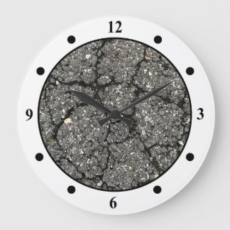 Pflasterzement aus schwarzem Asphalt Große Wanduhr
