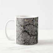 Pflasterzement aus schwarzem Asphalt Kaffeetasse (Links)