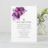 Pflaume und Navy Wasserfarben Floral Bat Mitzvah Einladung (Stehend Vorderseite)