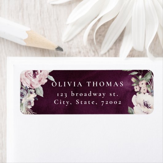 Pflaume und staubige, rosa bohfarbene Rücksendeadr (Insitu)