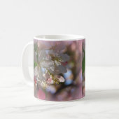 Pflaumen-Blüten-Nahaufnahme Kaffeetasse (Vorderseite Links)