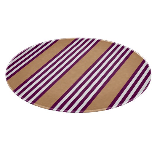 Pflaumen und weiße Streifen mit bräunlicher Farbe Schneidebrett (Ecke)