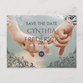 Pflaumenbarocke Kronleuchter-Hochzeit speichert da Ankündigungspostkarte