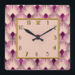 Pflaumenfarbene Art Deco Square Uhr<br><div class="desc">Ich habe diese Art Deko Vorlage genommen und sie für ein paar Artikel in meinem Zazzle-Shop verwendet. Ich habe es hier auf einem 10-Zoll-Quadratzuhr benutzt. Die Farbe ist Pflaume auf einer neutralen Farbe und etwas Gold. Ich denke,  das macht eine schöne Art Deko Uhr für Ihre Zuhause.</div>