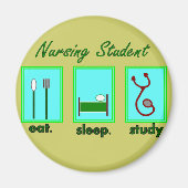 Pflegestudentin isst Schlafstudium Magnet (Vorne)