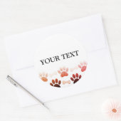 Pfoten und Knochen mit farblosem, benutzerdefinier Runder Aufkleber (Umschlag)