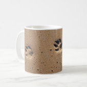 Pfotendrucke in Sand Kaffeetasse (Vorderseite Links)