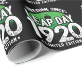 Phantastisch seit 1920 Leap Year Day Feb 29 Geburt Geschenkpapier (Rolleneckpunkt)