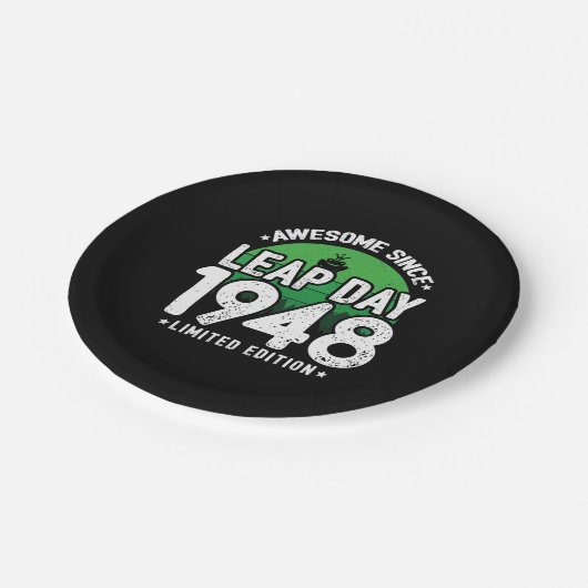 Phantastisch seit 1948 Leap Year Day Feb 29 Birthd Pappteller (Schrägansicht)