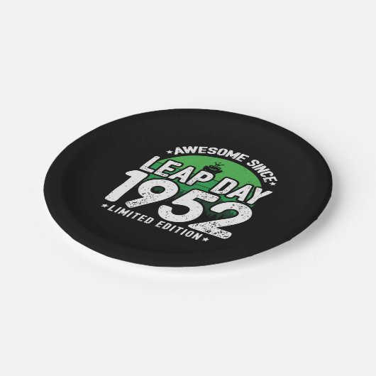 Phantastisch seit 1952 Leap Year Day Feb 29 Geburt Pappteller (Schrägansicht)