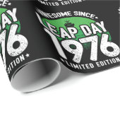 Phantastisch seit 1976 Leap Year Day Feb 29 Birthd Geschenkpapier (Rolleneckpunkt)