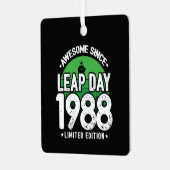 Phantastisch seit 1988 Leap Year Day Feb 29 Geburt Ornament Aus Metall (Vorderseite links)