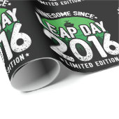 Phantastisch seit 2016 Leap Year Day Feb 29 Birthd Geschenkpapier (Rolleneckpunkt)