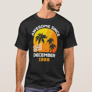 Phantastisch seit Dezember 1988 Retro Men & Women  T-Shirt