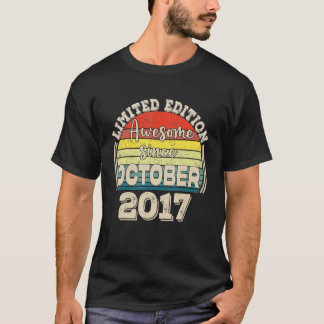 Phantastisch Seit Oktober 2017 Geboren im Oktober  T-Shirt