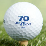 Phantastische 70. Geburtstag coole, blaue Golftäll Golfball<br><div class="desc">Phantastische 70. Geburtstag coole, blaue, benutzerdefinierte Golfbälle machen ein großartiges Geschenk für einen coolen siebzigjährigen Golfer. Überraschen Sie Ihre Freunde, Kollegen, Familienmitglieder oder alle anderen, die ein leidenschaftlicher Golfer sind. Aufnahme 70 und SO cool sowie der Name des Geburtstagsjungen in zeitgenössischer dunkelblauer Kalligraphie. Man kann es mit dem Namen des...</div>
