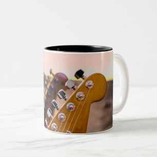 Phantastische akustische Gitarre Zweifarbige Tasse