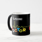 Phantastische Ärzteschriften auf Schwarz Verwandlungstasse (Vorderseite Links)