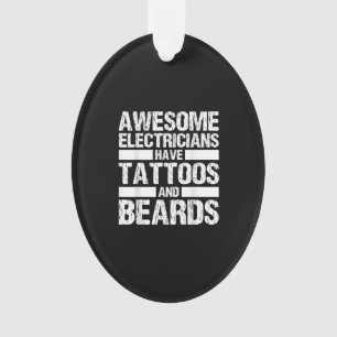 Phantastische Elektriker haben Tattoos und Bärte Ornament