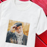 Phantastische Grampa Seit 20XX Einfaches elegantes T-Shirt<br><div class="desc">Dieses einfache und moderne Design besteht aus Serifen und kursiver Typografie und fügt ein individuelles Foto hinzu</div>