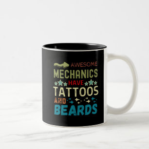 Phantastische Mechanik hat Tattoos und Bärte Zweifarbige Tasse