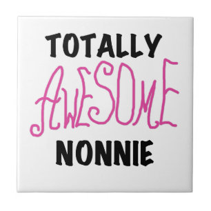 Phantastische Nonnie Pink Tshirts und Geschenke Fliese