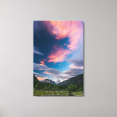 Phantastische Sonnenuntergangswolken über dem Berg Leinwanddruck (Vorderseite)