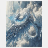 Phantastischer Drache umgeben von Wolken Fleecedecke (Vorderseite)