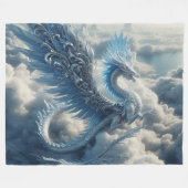 Phantastischer Drache umgeben von Wolken Fleecedecke (Vorderseite (Horizontal))