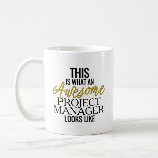 Phantastischer Projektmanager sieht aus wie Kaffeetasse (Links)