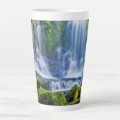 Phantastischer Regenwald und Tiere Milchtasse (Vorderseite)
