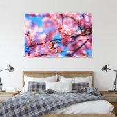 Phantastischer rosa Sakura und blauer Frühlingshim Leinwanddruck (Insitu (Schlafzimmer))
