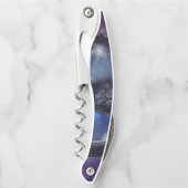 Phantastischer Wolf kommt durch ein Tor Kellnermesser (Vorderseite)