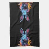 Phantastisches Blaues Kaninchen am Feuer Geschirrtuch (Vertikal)