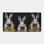 Phantastisches graues Kaninchen am Feuer Schreibtischunterlage (Vorderseite)