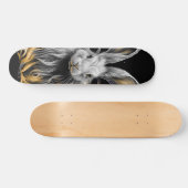 Phantastisches graues Kaninchen am Feuer Skateboard (Horizontal)