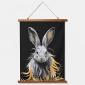Phantastisches graues Kaninchen am Feuer Wandteppich Mit Holzrahmen (Vorderseite)