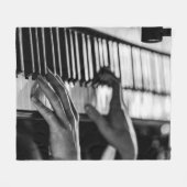 Phantastisches Klavier Fleecedecke (Vorderseite (Horizontal))