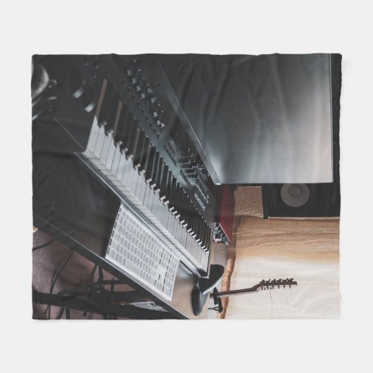 Phantastisches Klavier Fleecedecke (Vorderseite (Horizontal))