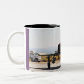 Phantom F-4 mit Austragsrutsche Zweifarbige Tasse (Links)