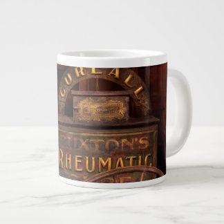 Pharmazie - Der rheumatische Kur-Wagen Jumbo-Tasse