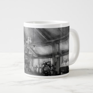 Pharmazie - Zweiter Weltkrieg - Labrador Jumbo-Tasse